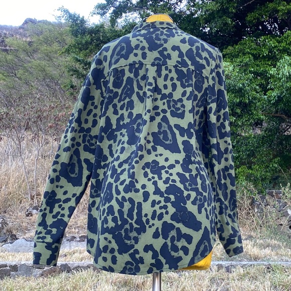 TOPSHOP green leopard print button down shirt - Picture 4 of 13